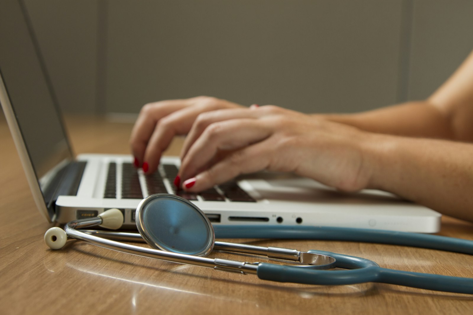 Long-Distance Caregiving: How to Stay Connected When You Live Far Away — Velora Senior Living guide